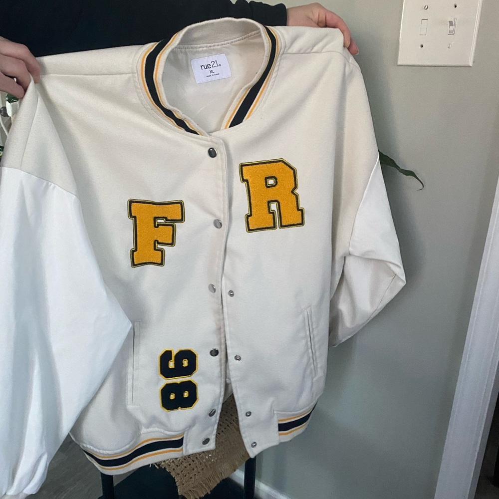 Rue 21,size XL color white , yellow and black